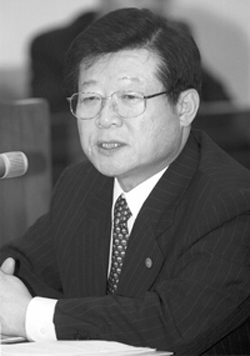 이근영 금감원장 이래저래 가시방석