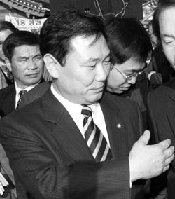 DJ저격수 이신범 전의원 ‘정권과의 맞장일기’ 책으로 내