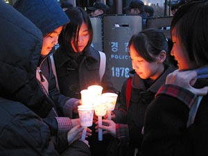 ‘젊은 그들의 내지름’ 소설가 최용진의 촛불시위 리포트