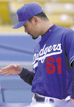 ‘단짝포수’ 크루터와 한솥밥 박찬호 살아날까