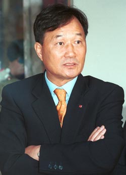 김호곤 감독 ‘히딩크에 막말’파문 내막은 알아야”
