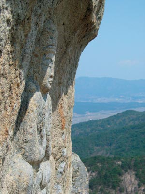 경주 남산의 봄