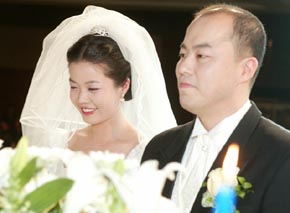 탤런트 김여진 MBC PD 김진민씨 지난 9일 화촉