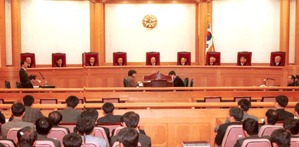 전직 헌법재판관 19명 전화인터뷰