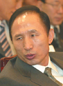 이명박 서울시장 상대로 네티즌 손배소 제기