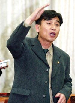 ‘당권’ 포기하고 ‘당헌’ 손질...멀리보는 유시민의 야망
