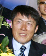 차범근 감독 K리그 우승… “고참·용병 전략 주효”