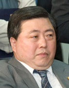 김홍일 의원 - 최근 포켓볼장 출입 잦아
