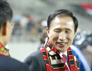 ‘이명박 신당설’ 누가 불지피나