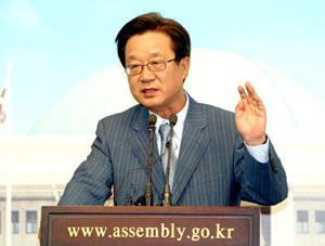 박근혜 대세론 흔드는 강재섭 한나라당 원내대표 야망