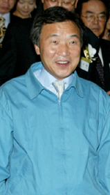 [손학규 경기도지사] 정장 대신 ‘점퍼’ 패션 화제