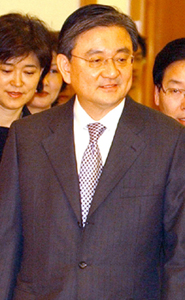 홍석현 주미대사 귀국 딜레마