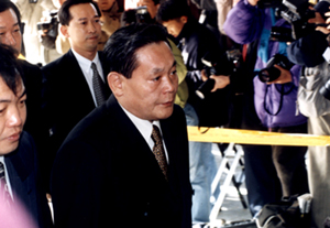 검찰-삼성 10년 탐색전…이제는 전쟁?