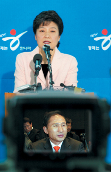 한나라당 반박 VS 친박 대격돌 막후