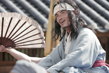 <왕의 남자>로 시선집중 광대들의 삶 엿보니