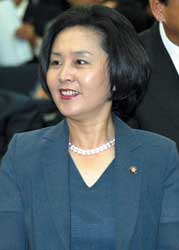 김영선 한나라당 신임대표 24일간 의욕적 일정 화제