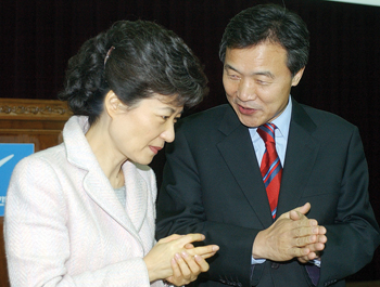 이명박 대세론에 급해진 박근혜 손학규