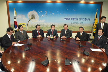 [열린우리당 ‘탈당’ ] 대통령 핵심측근들 깃발 먼저 든 까닭