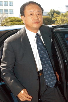 [송광수 전 검찰총장] 대선자금 수사 비화 밝히자 정치권 발끈
