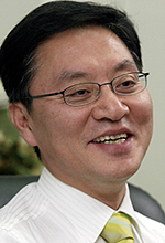 [정두언 의원] 자신의 3집 앨범 뮤직비디오에 직접 출연