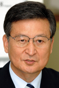 [강삼재 전략팀장] 창의 남자 컴백… 선거자금 때문에 쩔쩔