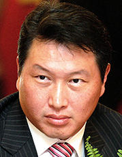 [사촌 최신원-창원 형제 분가행보] 최태원(SK)의 냉가슴