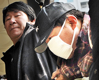 수차례 진술 번복 왜