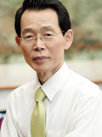 토공 사장 이리저리 눈치 보는 내막