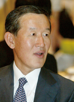허창수 GS그룹 회장 ‘한지붕 네가족’ 고민