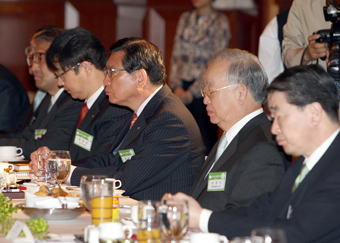대통령 해외순방 경제수행단 비밀