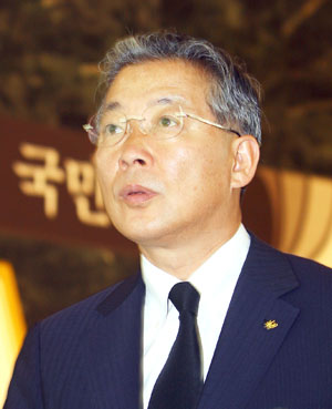 공정성 논란 강정원 KB금융 신임 회장