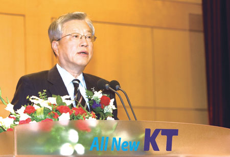 이석채 KT 회장 구조조정 칼 빼든 속셈