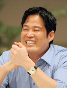  여기도 ‘상장 대박’  신세계 부회장 정용진 싱글벙글