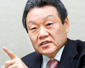 결국 예상대로 KB금융 어윤대 회장 내정