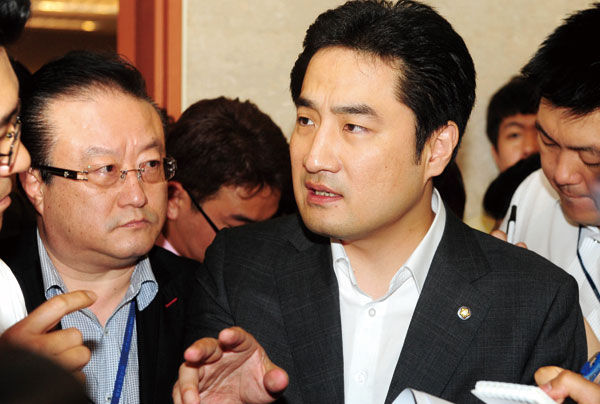[총력추적 강용석 성희롱 스캔들] ‘롤러코스터 인생’ 풀스토리