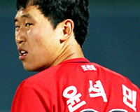 ‘사구 후유증’ 윤석민 이탈 앞과 뒤