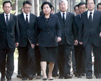 ‘현대건설 인수’ 현정은 뒷감당 논란 이는 까닭