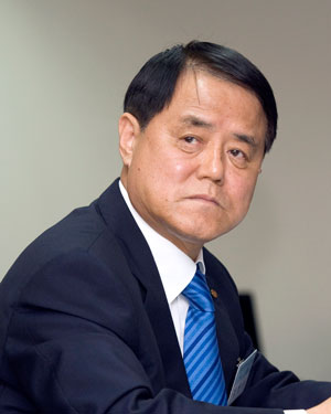 김쌍수 한전사장 거취 논란 수그러들지 않는 까닭