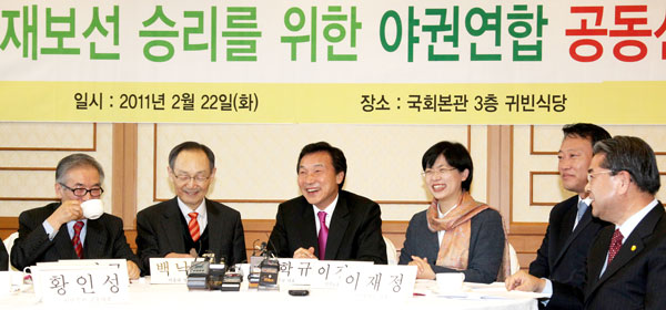 꿈틀대는 통합야당론 막후