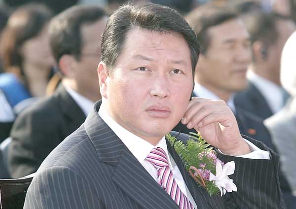 최태원 SK 회장 사면초가 빠진 까닭