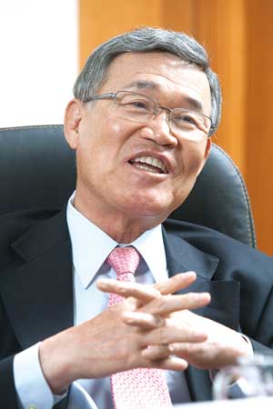 [기업열전 작지만 강하다] 경동제약 류덕희 회장