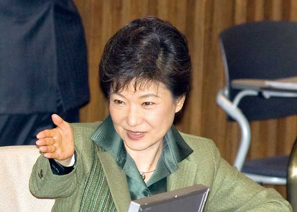 박근혜 지지 조직 교통정리 고심하는 까닭