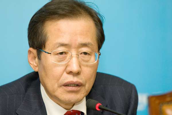 한나라 당권 노리는 홍준표 의원 피소 내막