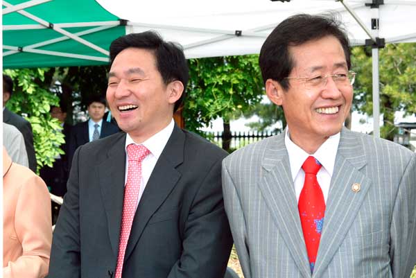 한나라당 전대 둘러싼 MB-박근혜 물밑 대리전