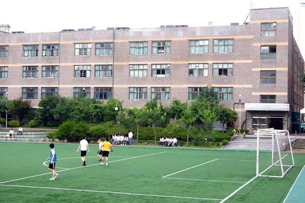 서울 신흥 명문 K고 축구부 운영 비리 뜯어보니