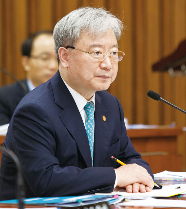 금융권 ‘김석동 관치’에 뿔난 까닭