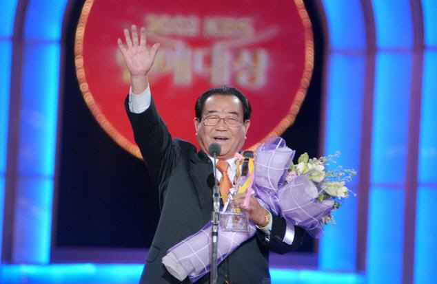 정오 무렵 SNS 달궜던 ‘송해 병원 후송’, 피로 누적에 의한 녹화 불참 때문