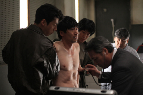 티저는 말 그대로 예고일 뿐, 현실이었기에 더 아픈 <남영동1985>