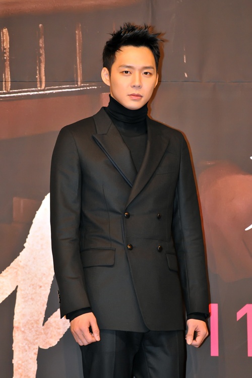 '보고싶다' 박유천 사과…"끼워팔기 논란, 선배 장미인애에게 죄송"
