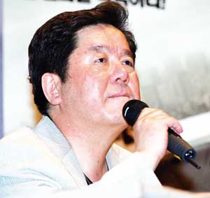 "빨리 재기해 직원들 임금 갚겠다" 심형래 패소, 징역 10월 집행유예 2년